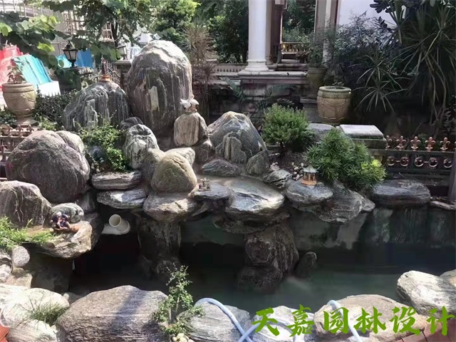 扬州小型庭院假山鱼池